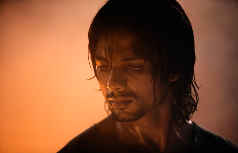 Kaminey - Film Still